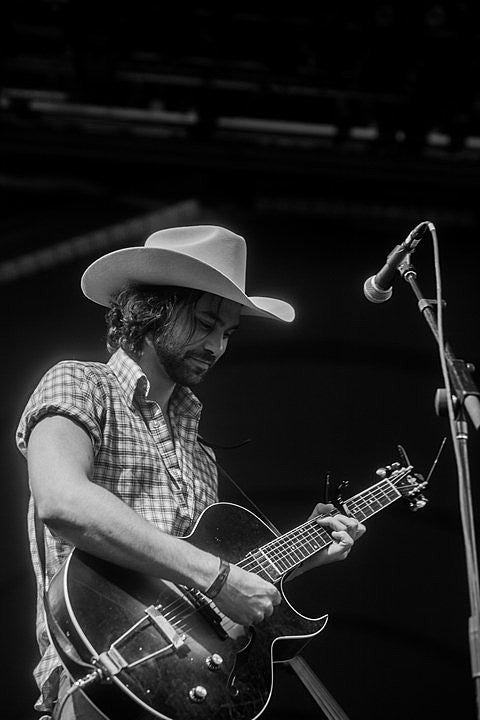 Shakey Graves & Those Darlins announce tour, playing T5