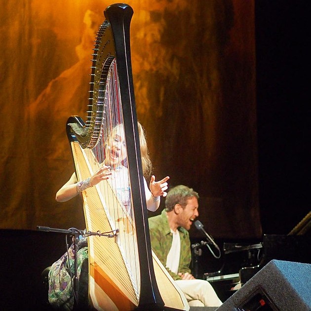 Robin Pecknold played new songs on tour with Joanna Newsom, sang “On A Good Day” with her (watch)