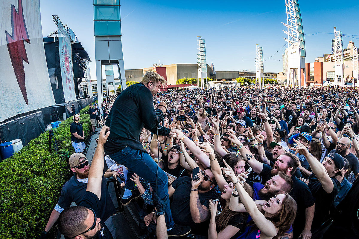 Deftones announce tour with Rise Against and Thrice