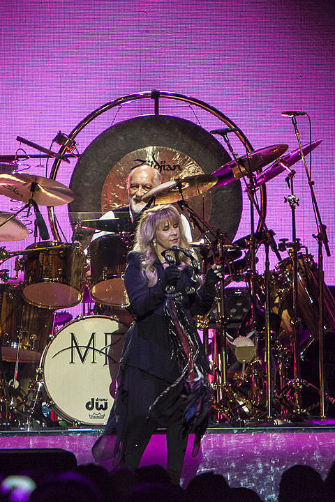What’s going on Sunday? (Fleetwood Mac, Chumped, Hubble, Barrsheadahl, Hannibal Buress & more)