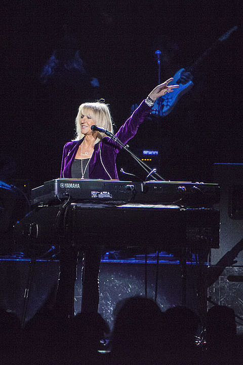 Fleetwood Mac began NYC-area run at Madison Square Garden (pics, review, video & setlist)