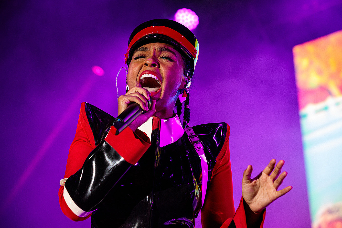 Janelle Monae blasts misogyny in music: “I really only ever wanna hear women rapping”
