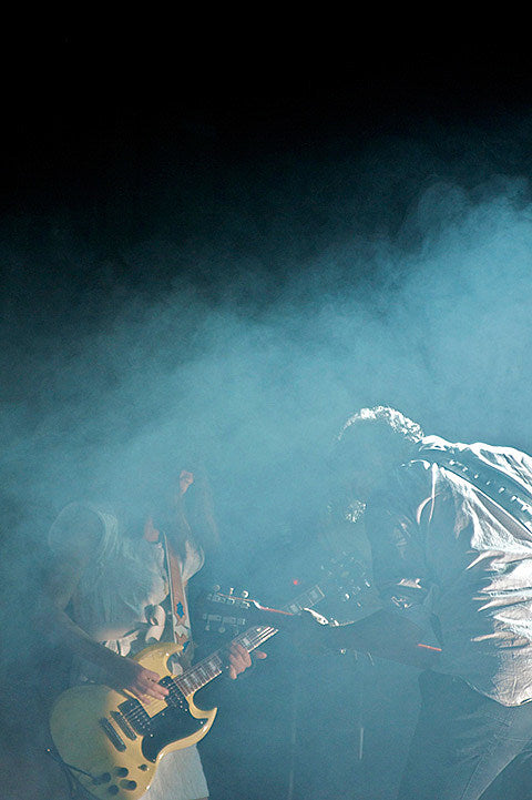 What’s going on Tuesday? (Blonde Redhead, No Joy, Leon Bridges, Creepoid, Azealia Banks, & more)