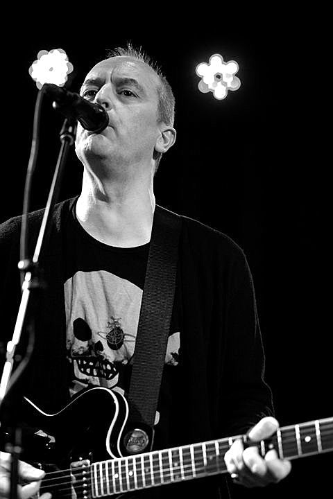 What’s going on Friday? (The Vaselines, Dr. Dog, Mike Pace, Stephen Brodsky, LODRO, Two Inch Astronaut & more)