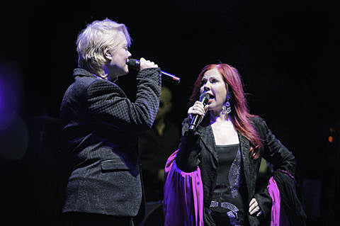 Kate Pierson playing solo album release show in NYC