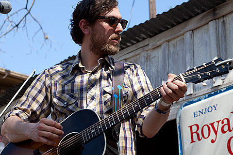 Great Lake Swimmers share song from new LP, announce tour