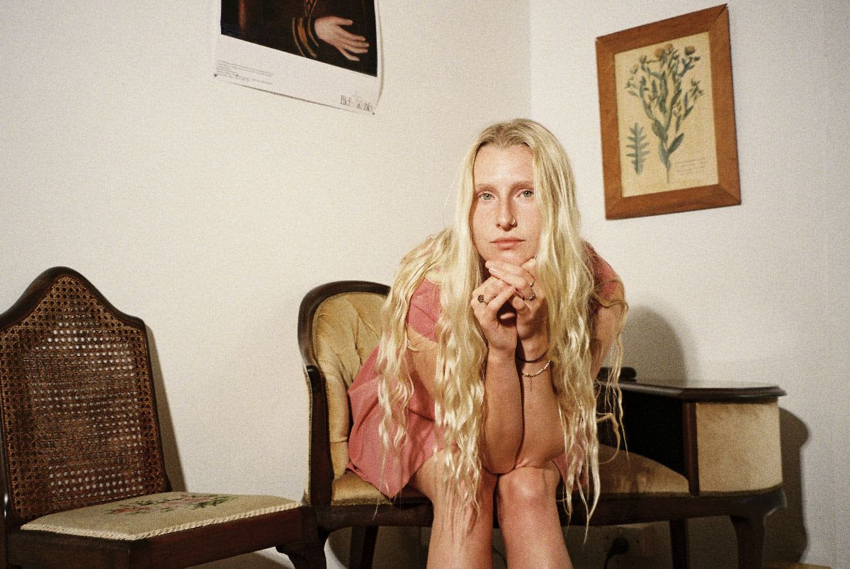 Billie Marten tells us about her favorite dog songs