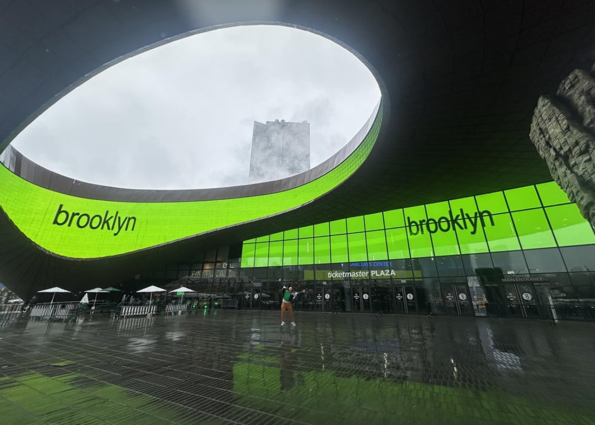 Charli XCX teasing arena tour (Barclays Center included)?