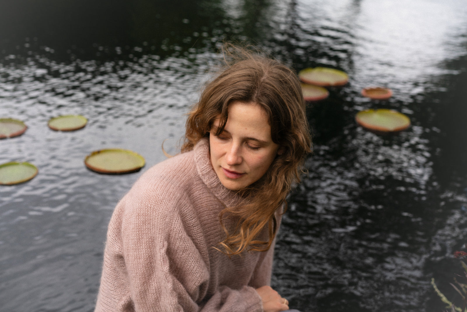 Helena Deland announces new album, shares “Bright Green Vibrant Gray”; Jana Horn added to tour