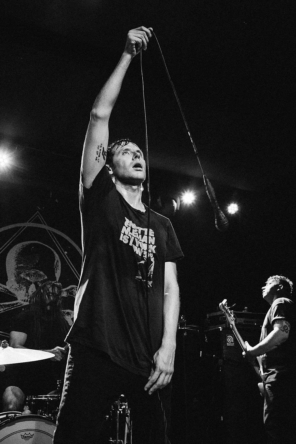 watch Geoff Rickly cover Usher, play Thursday songs & talk about the reunion