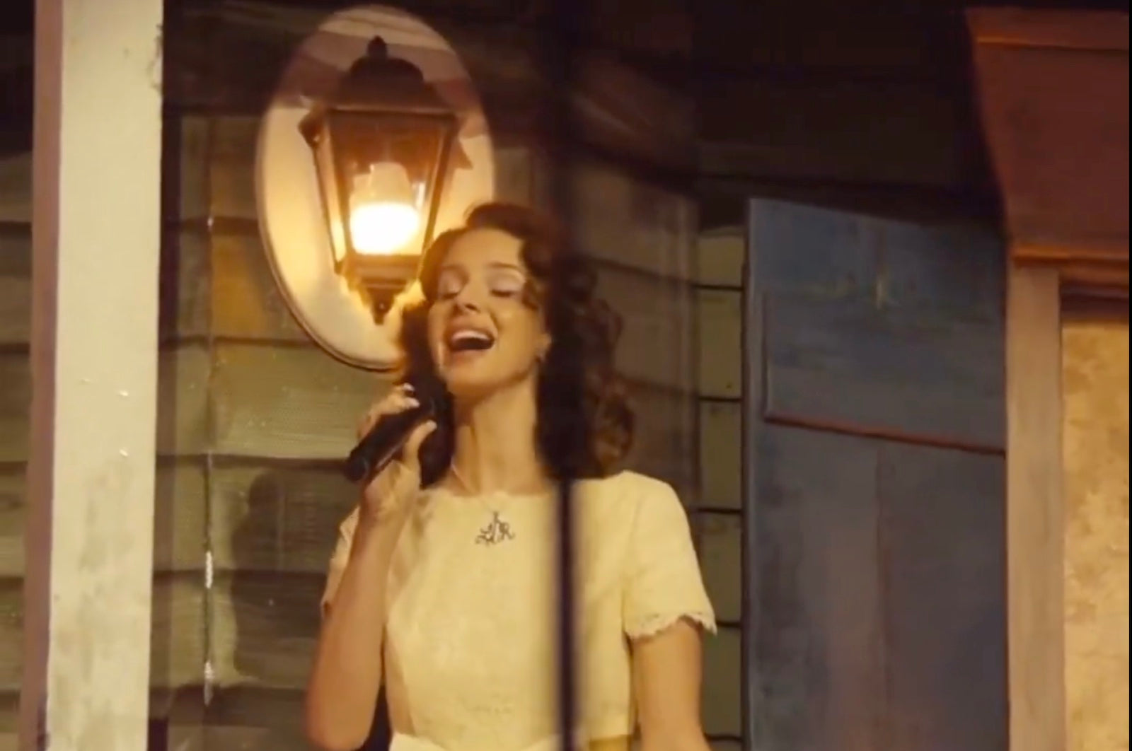 Watch Lana Del Rey debut 3 new songs at Stagecoach