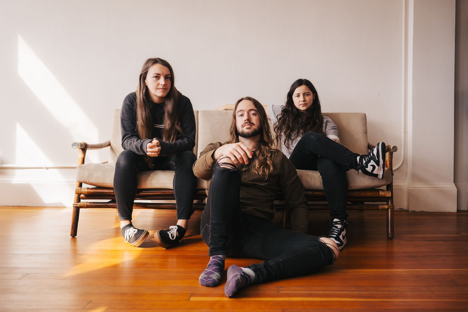 Like Roses release new song “Broken Things (Lie To Me)”