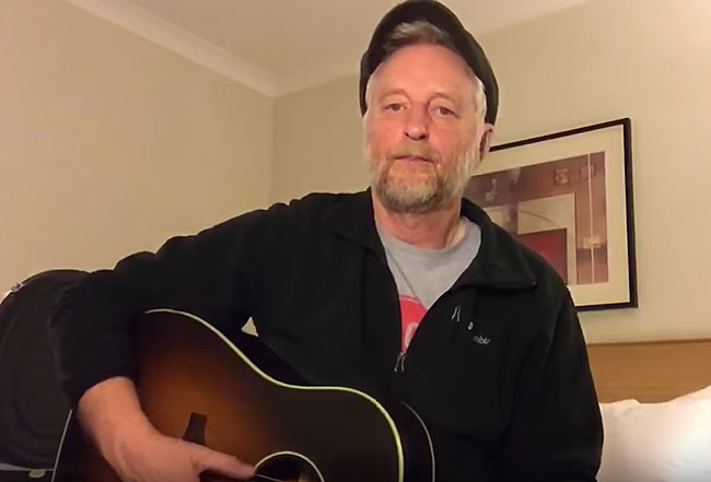 Billy Bragg rewrites Dylan’s “The Times They Are A-Changing” as a Trump protest
