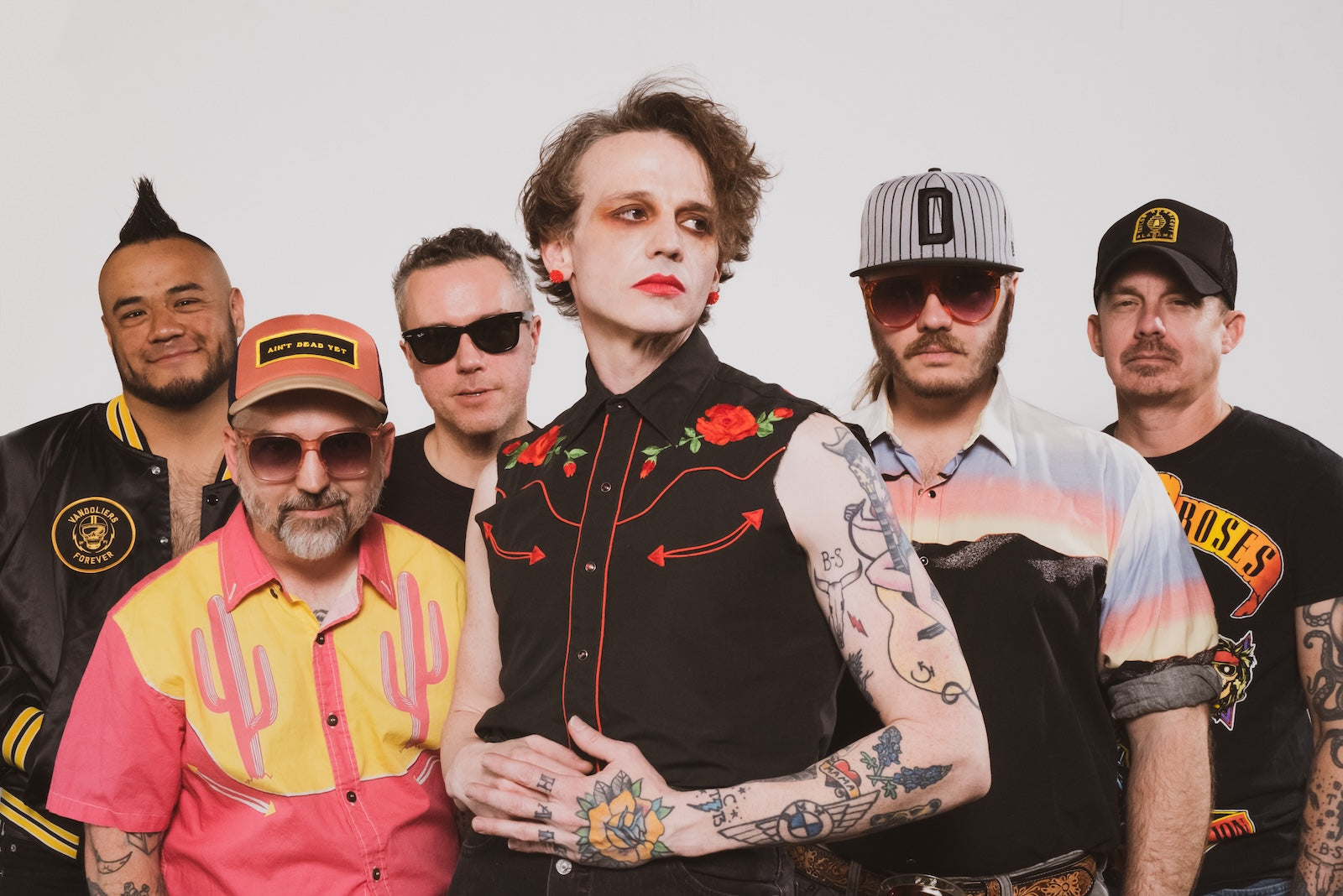 Vandoliers tap Joshua Ray Walker & Taylor Hunnicutt for new song & video (watch)