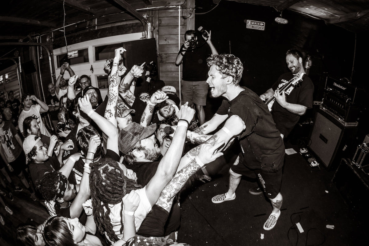 Without Peace (Reaching Out, Floorpunch) prep debut LP (stream “Chipped Tooth”)
