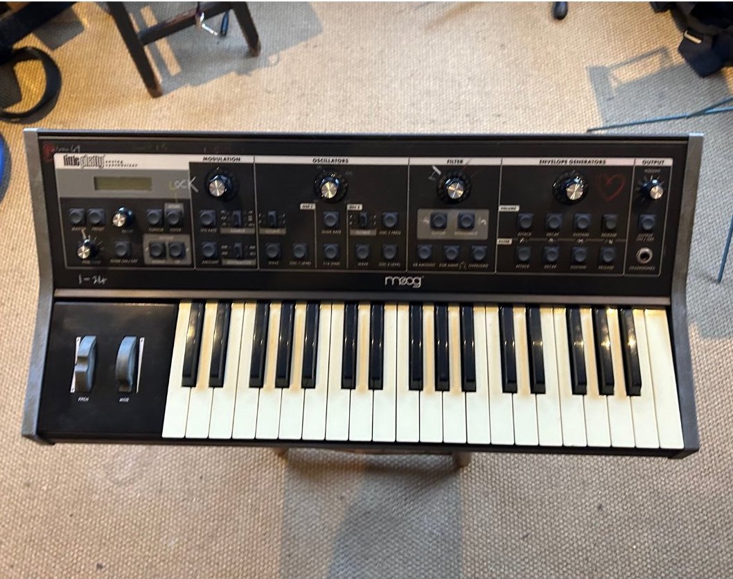Portishead’s Adrian Utley auctioning off Moog synth for Palestinian medical aid