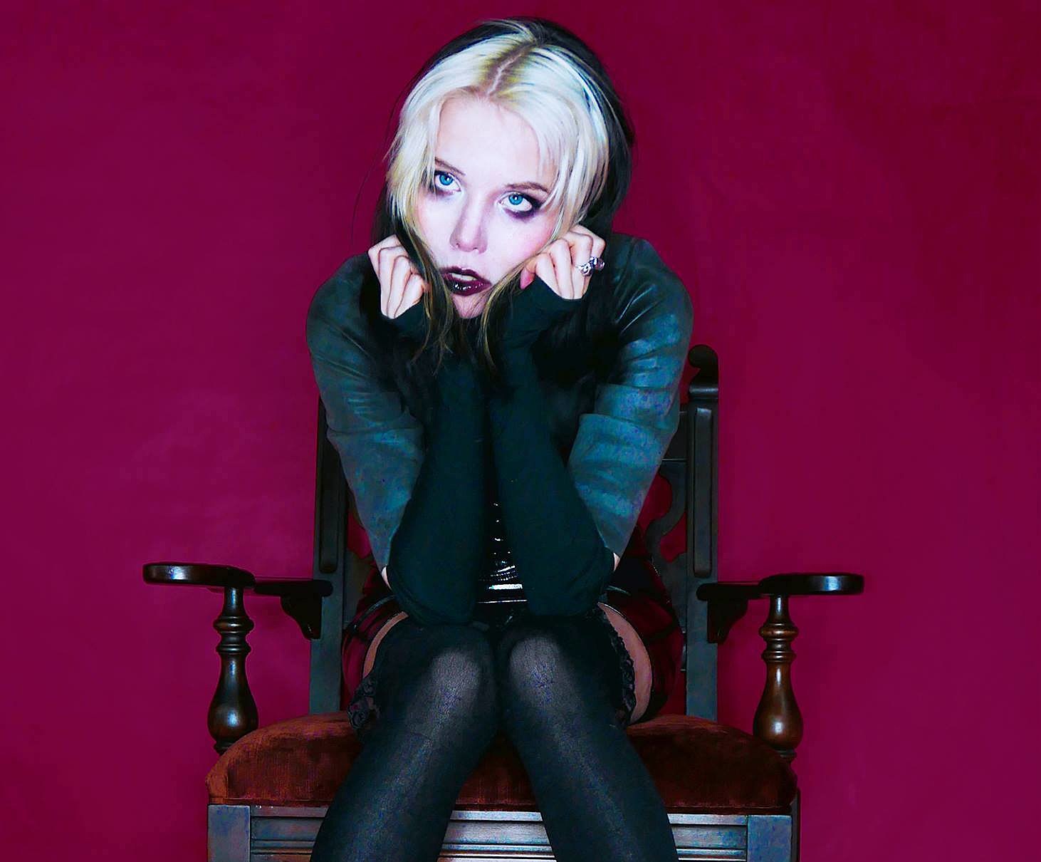 Alice Glass going on tour with Zola Jesus & Pictureplane (Brooklyn & other shows announced)