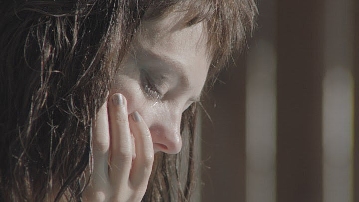 Angel Olsen shares new single “Sister” (watch the video)