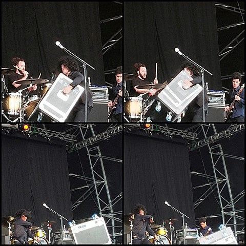 Cedric freaks out during Antemasque set at New Zealand festival, allegedly tosses boiling water off stage, burning fan