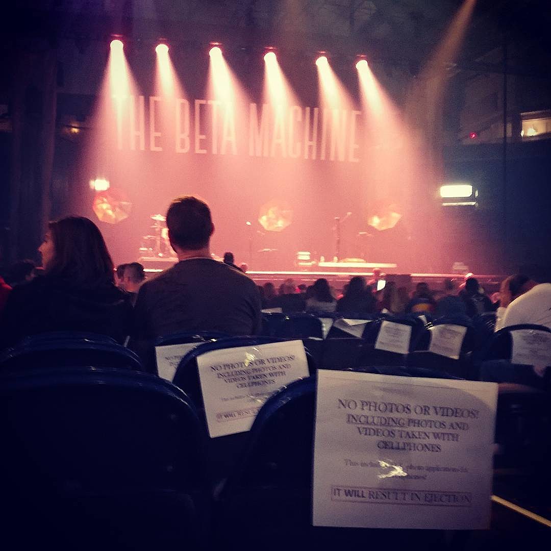 A Perfect Circle ejecting dozens at shows on current tour for taking cellphone pics