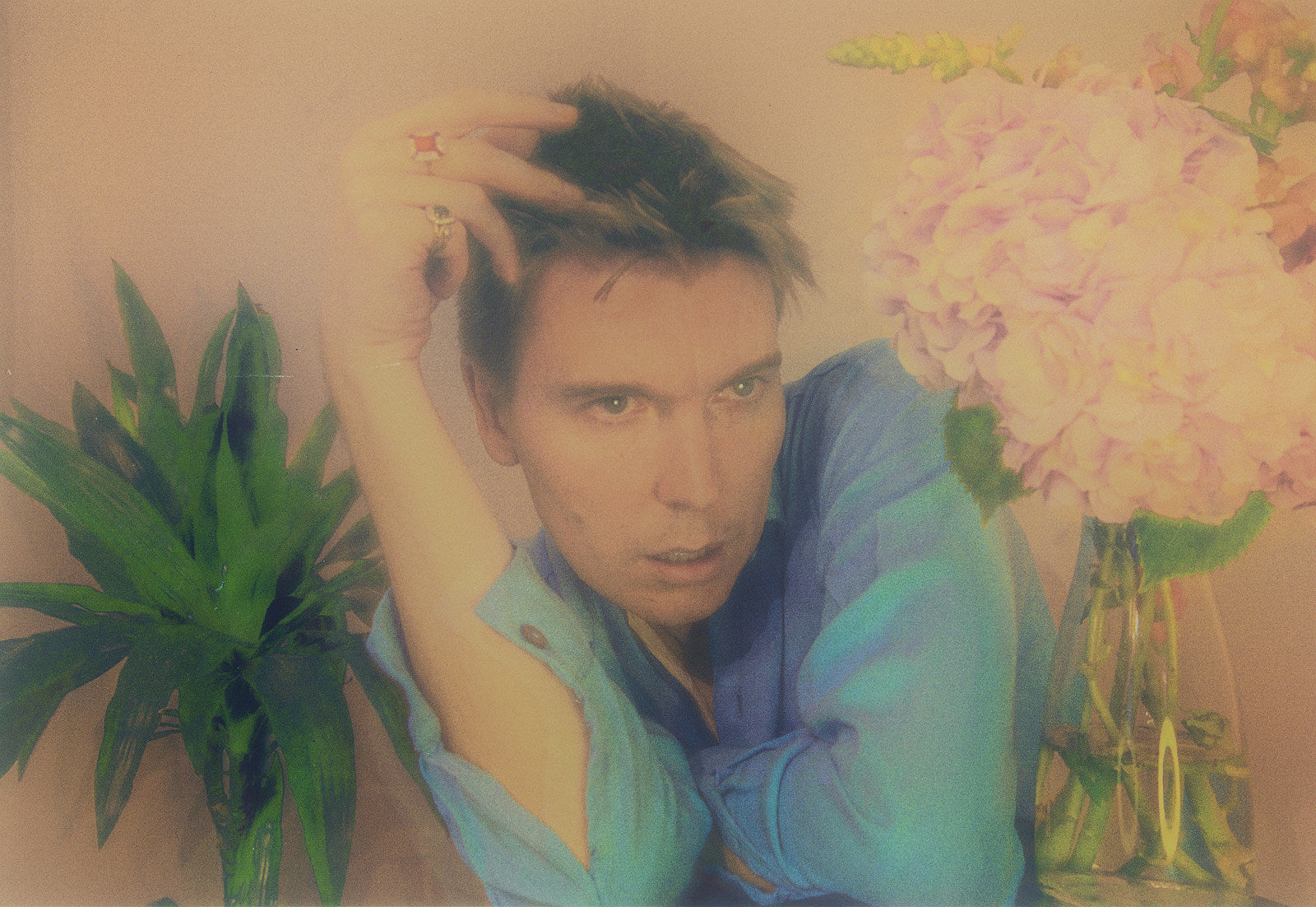 Alex Cameron announces new LP ‘Oxy Music’ & tour, shares “Best Life” video