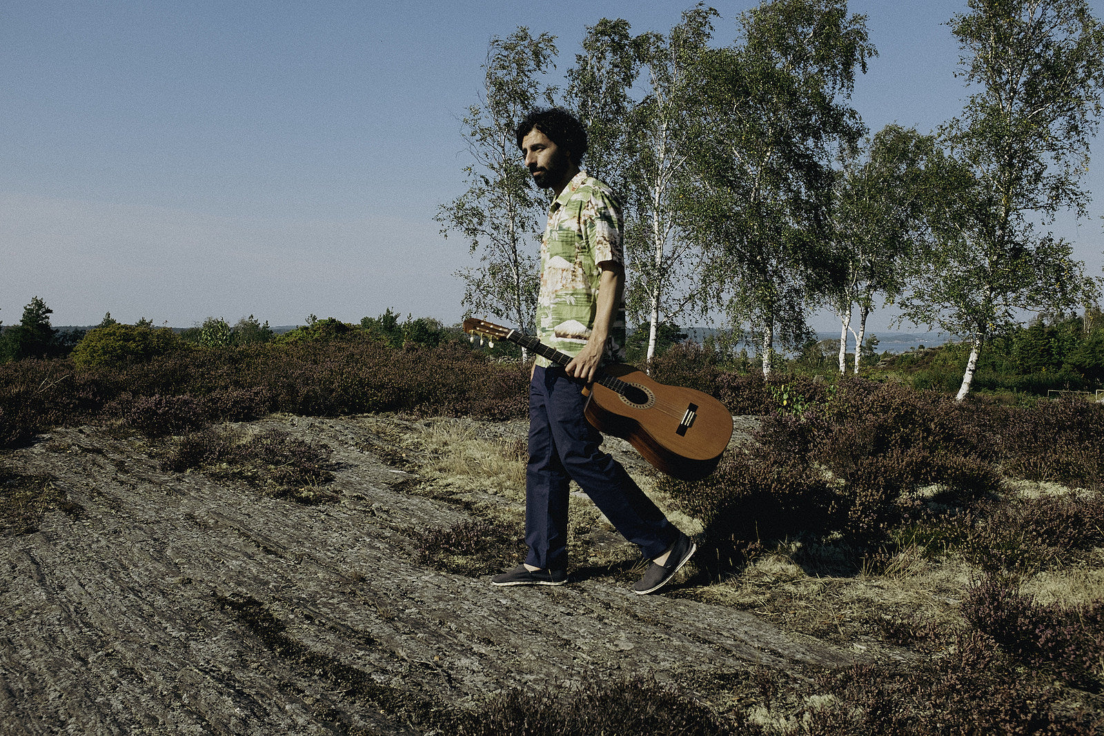 José González shares DJ Koze remix of “Tjomme,” announces 2022 tour