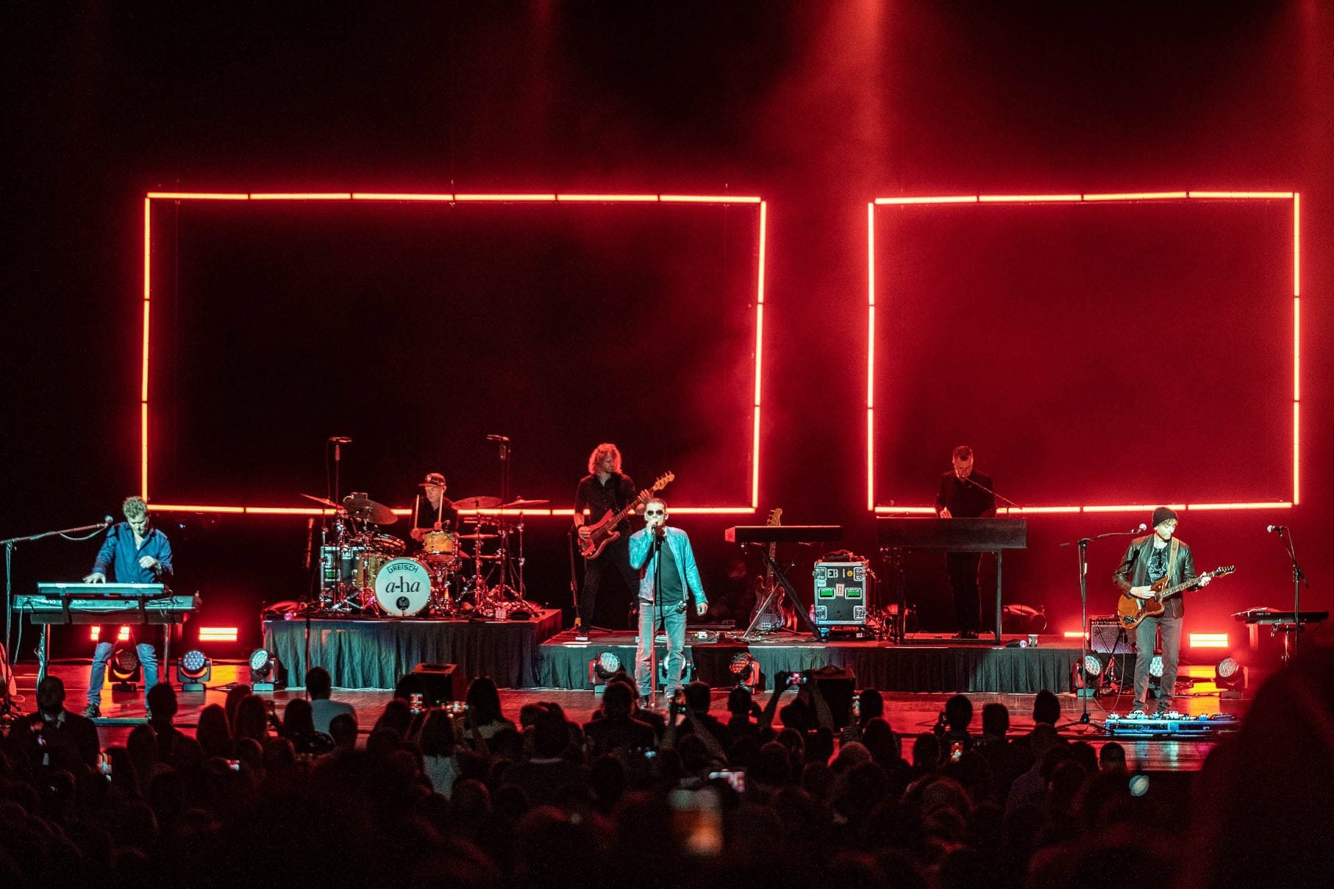 A-ha played ‘Hunting High and Low’ & more at Radio City Music Hall (pics, setlist, video)
