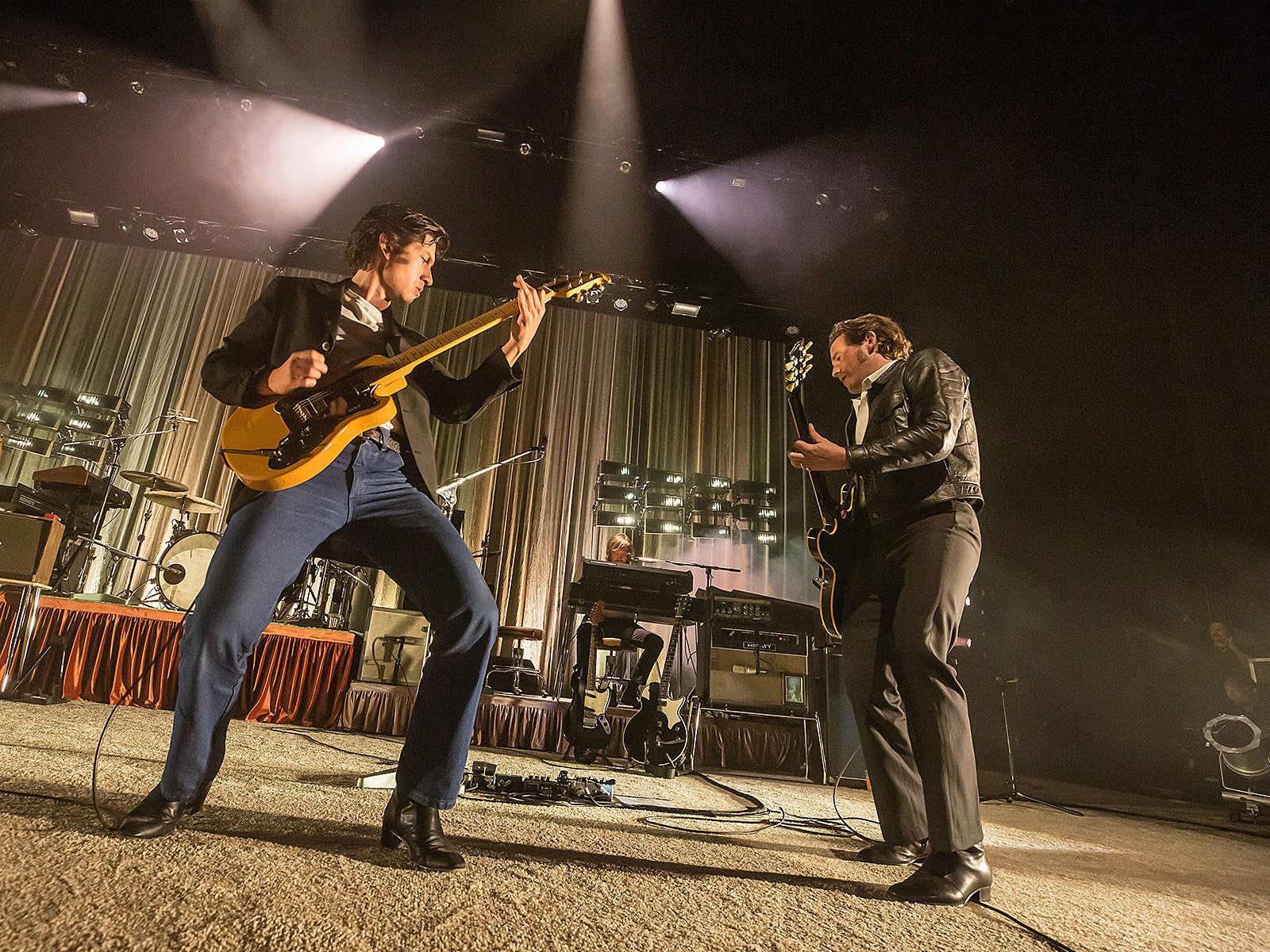 Arctic Monkeys debuted more new songs at gorgeous Kings Theatre show (pics, setlist)