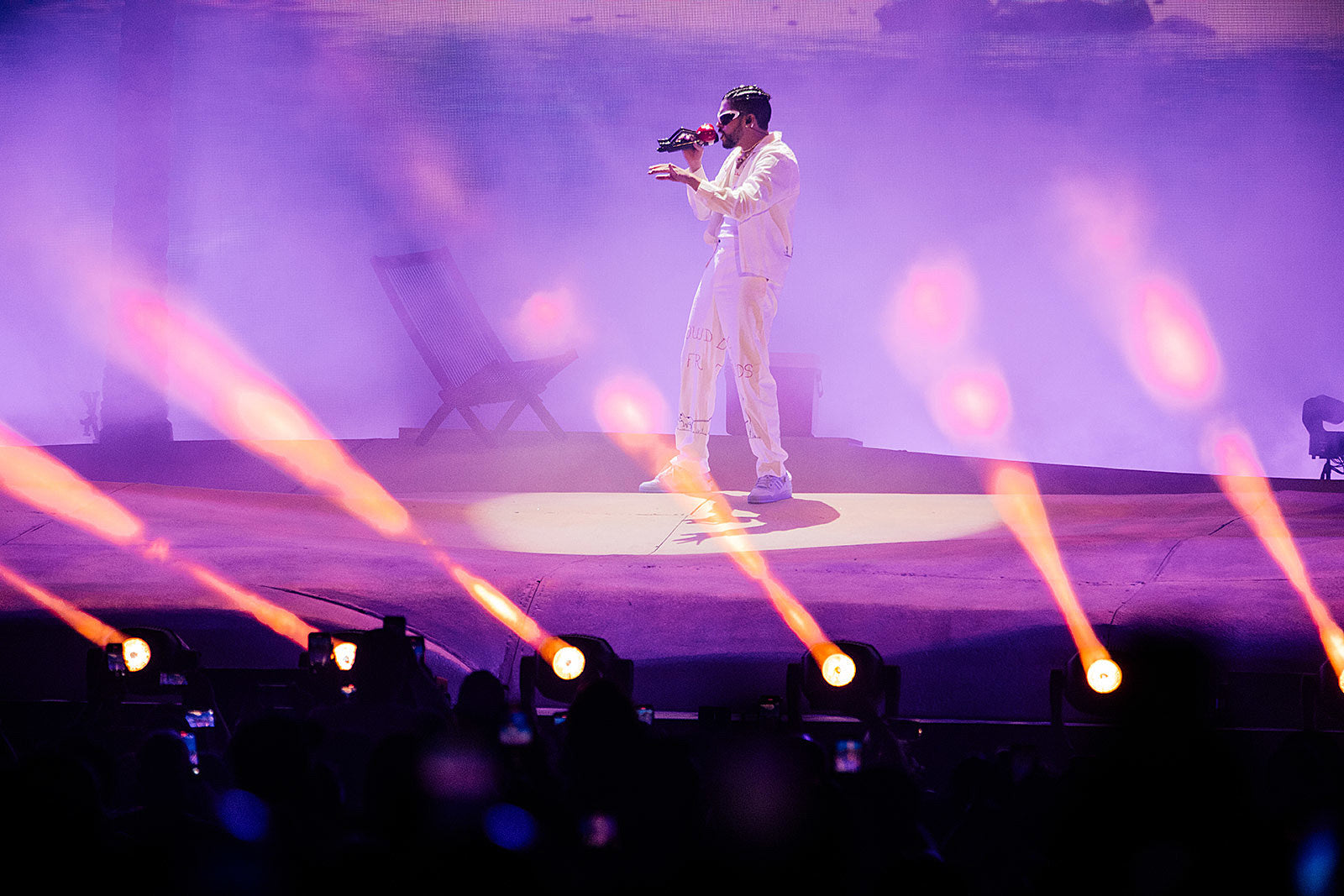 Bad Bunny played Yankee Stadium and the VMAs, brought out Romeo Santos & more (pics, videos)