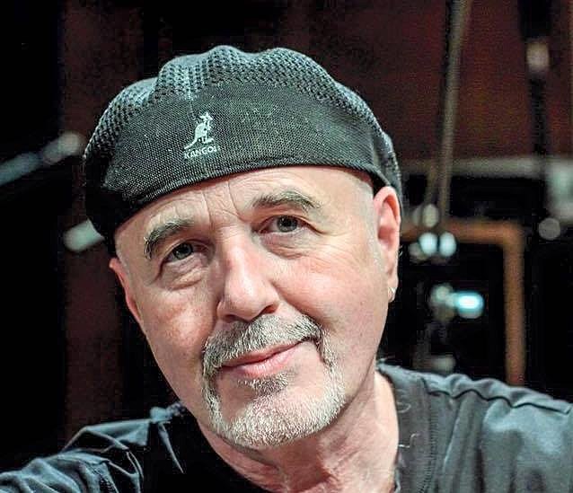 Folk guitarist Dennis Cahill (The Gloaming) has died