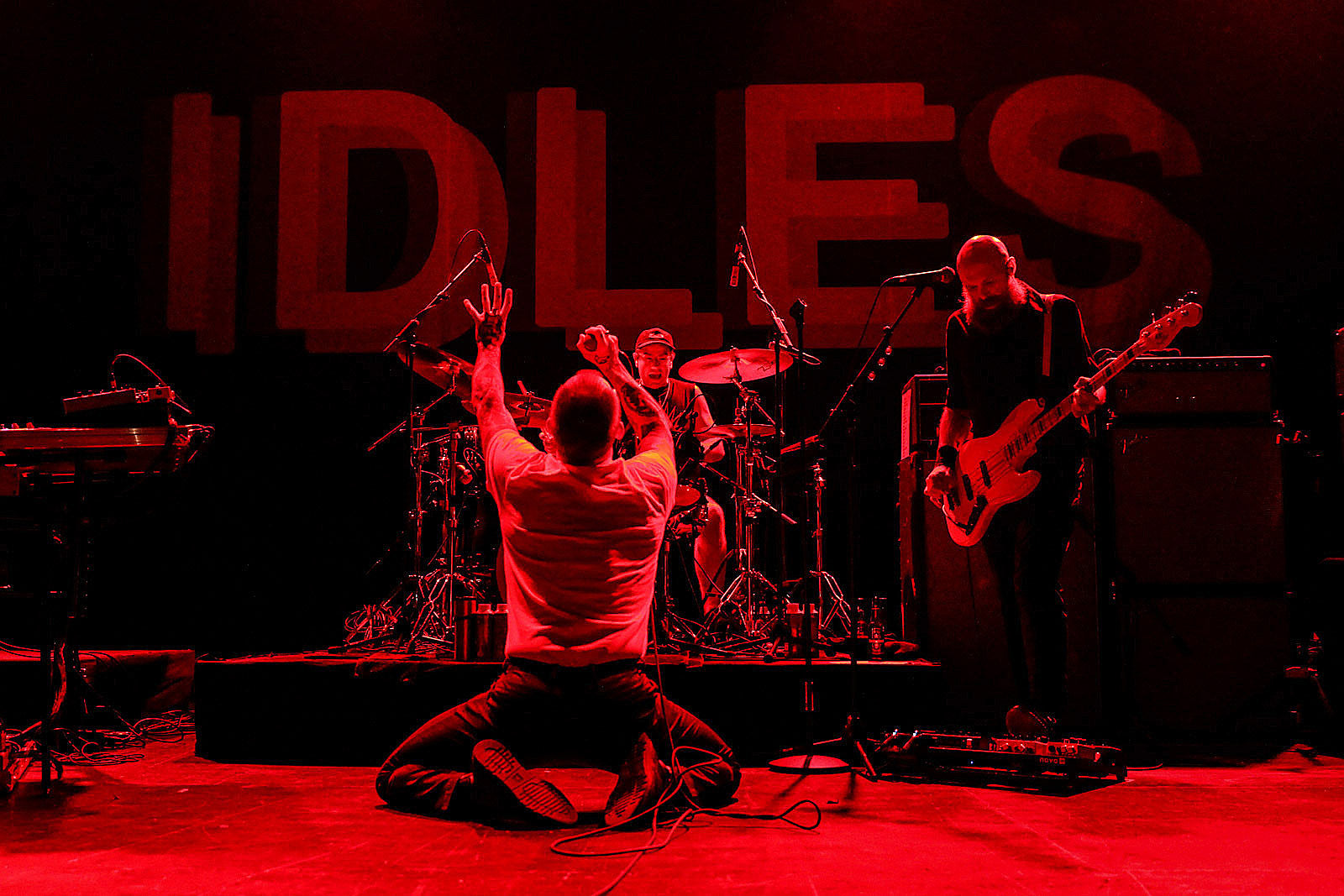 IDLES share pummelling “Car Crash” from upcoming LP ‘Crawler’