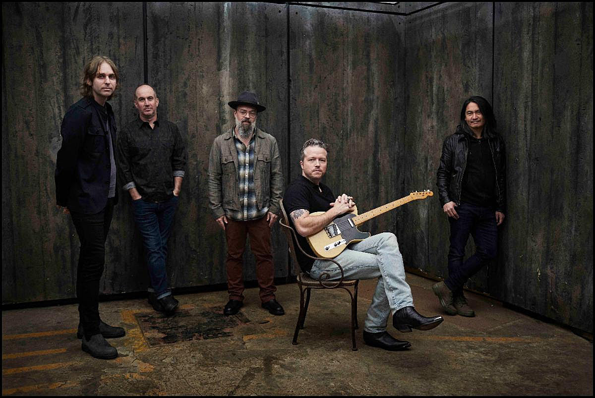 Jason Isbell and the 400 Unit announce new album ‘Weathervanes’ & tour, share “Death Wish”