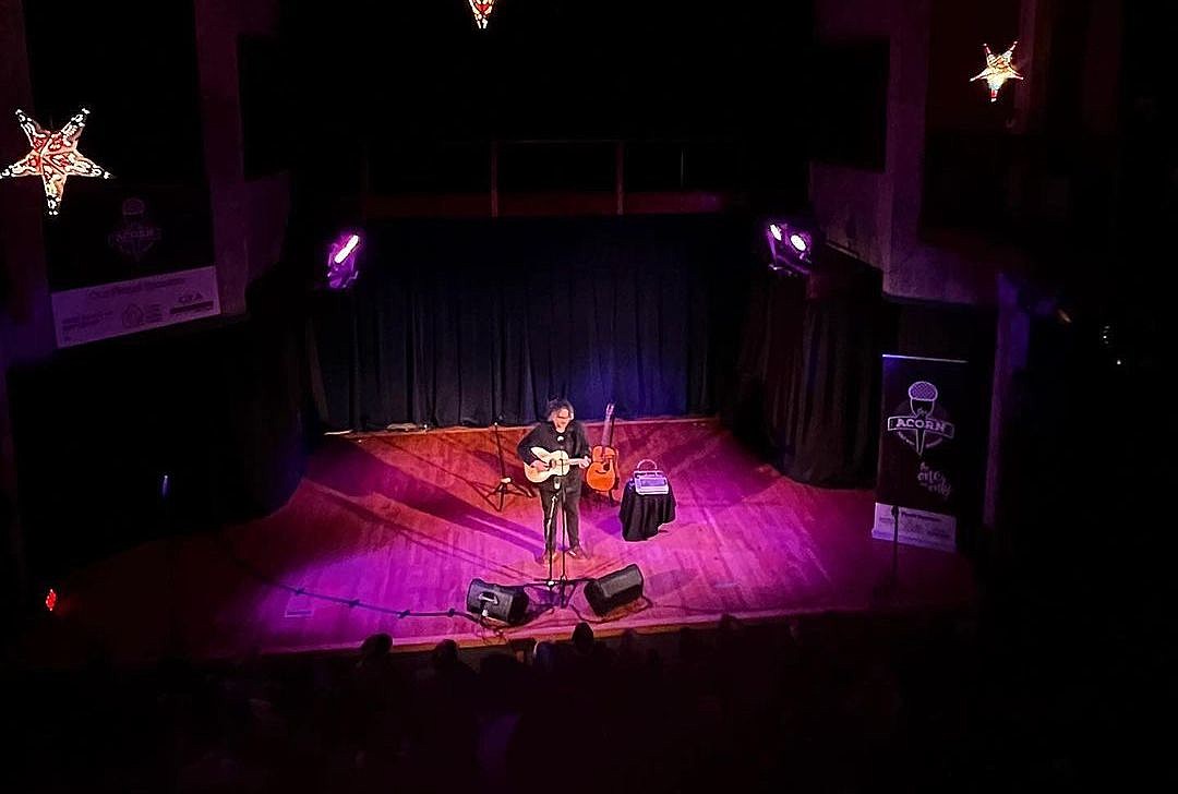 Jeff Tweedy covers Fleetwood Mac’s “Little Lies” in honor of Christine McVie (watch)