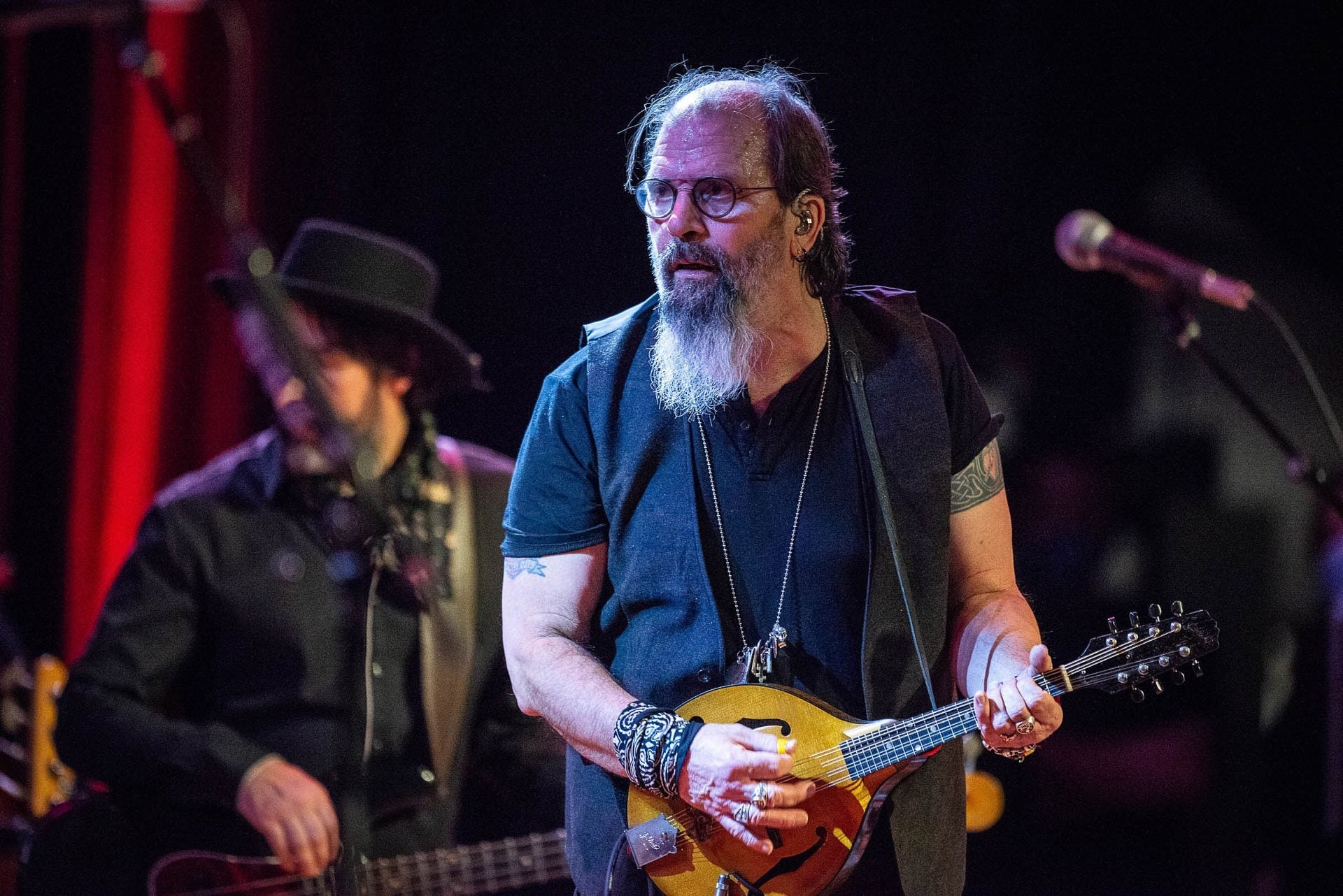 David Byrne, Terry Allen, Steve Earle & The Dukes playing 2022 John Henry’s Friends benefit