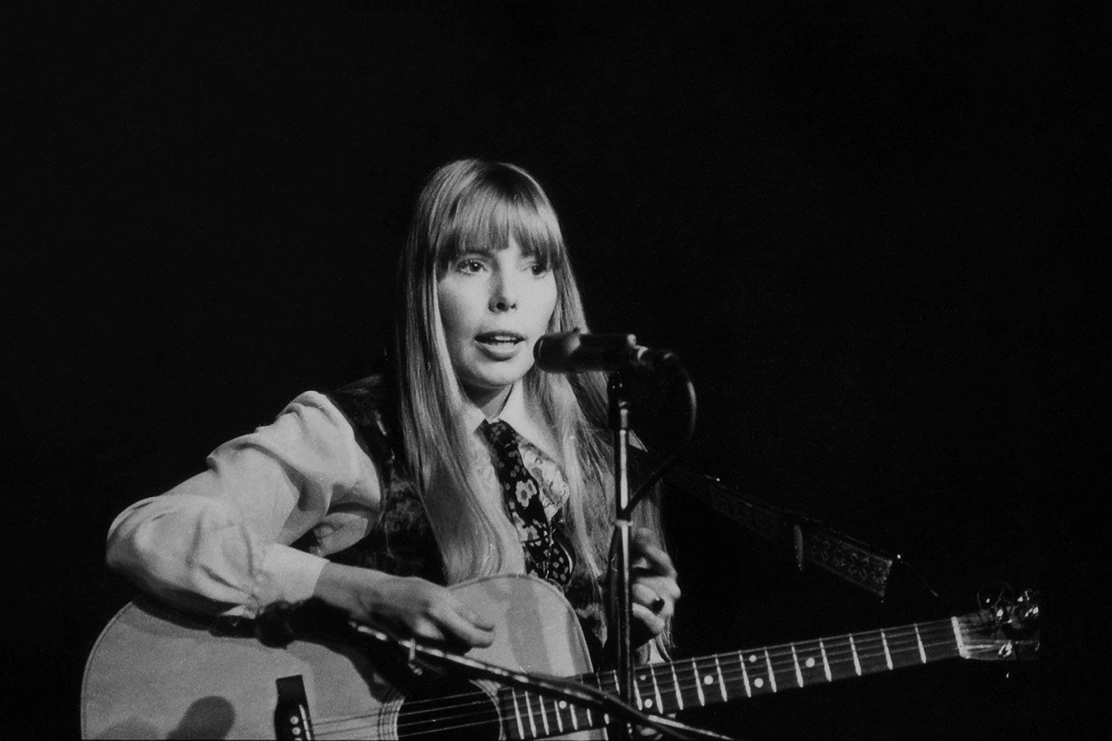 12 essential, trailblazing ’60s/’70s folk albums by women