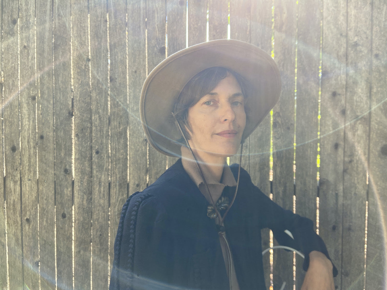 Josephine Foster shares “Haunted House,” announces spring tour