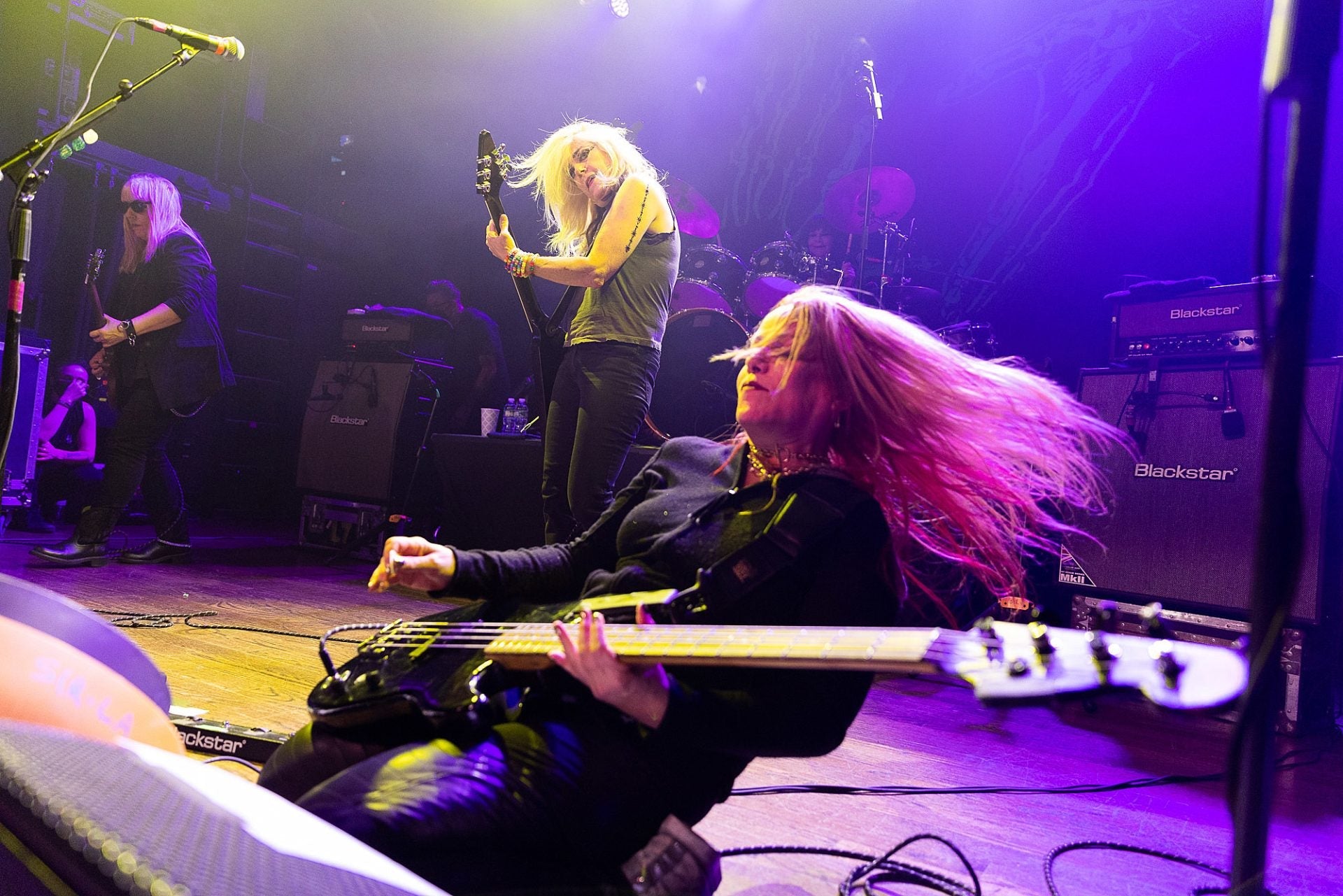 L7 brought ‘Bricks Are Heavy’ to 2 NYC shows (Irving Plaza pics, setlist, video)