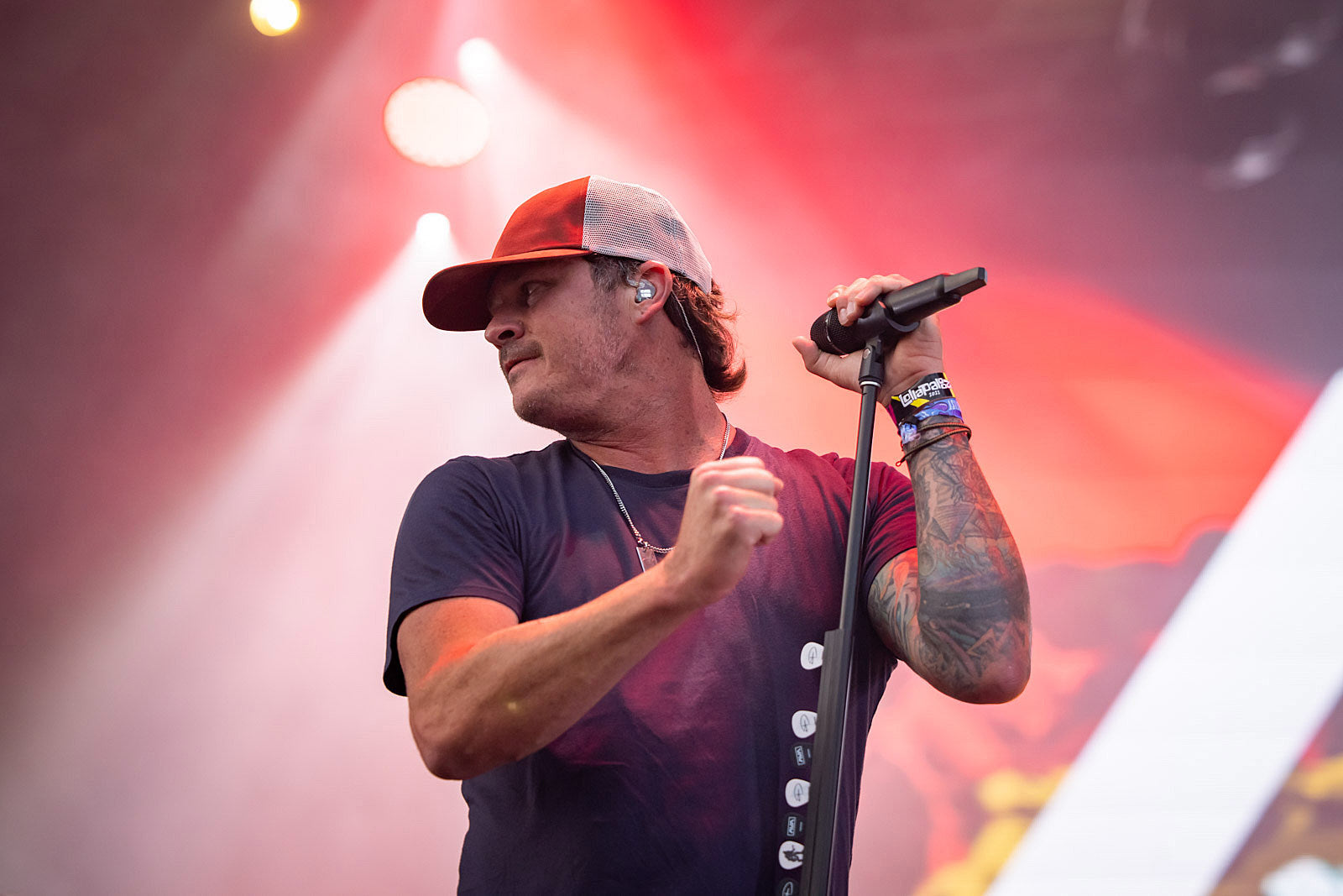Tom DeLonge on possible blink-182 reunion: “We always talk about playing together again”