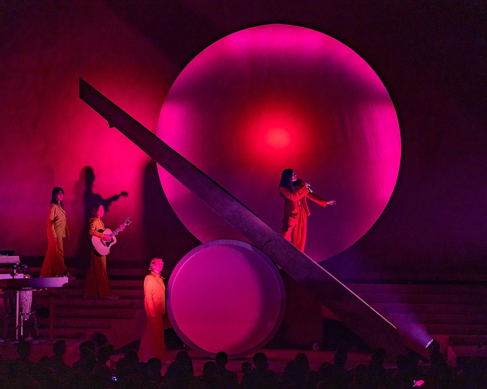 Lorde played two nights at The Chicago Theatre with Remi Wolf (pics, video, setlists)
