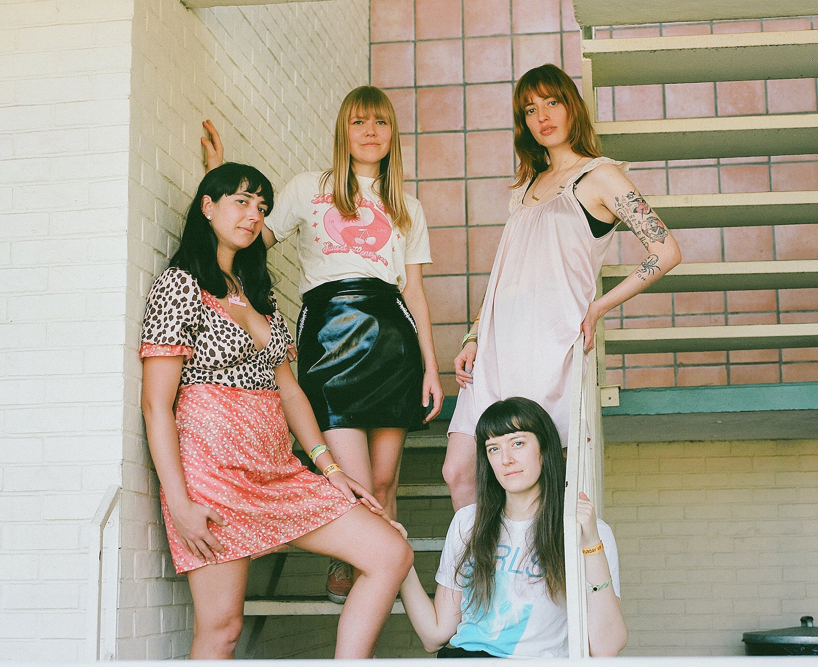 Los Bitchos announce spring tour around Coachella & Austin Psych Fest