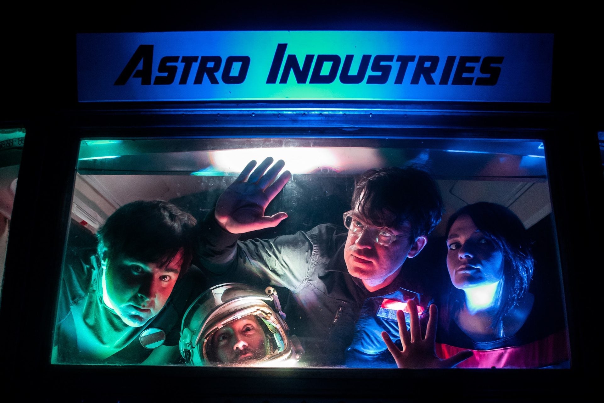 Man Or Astro-Man? releasing new EP (stream it), touring around Halloween