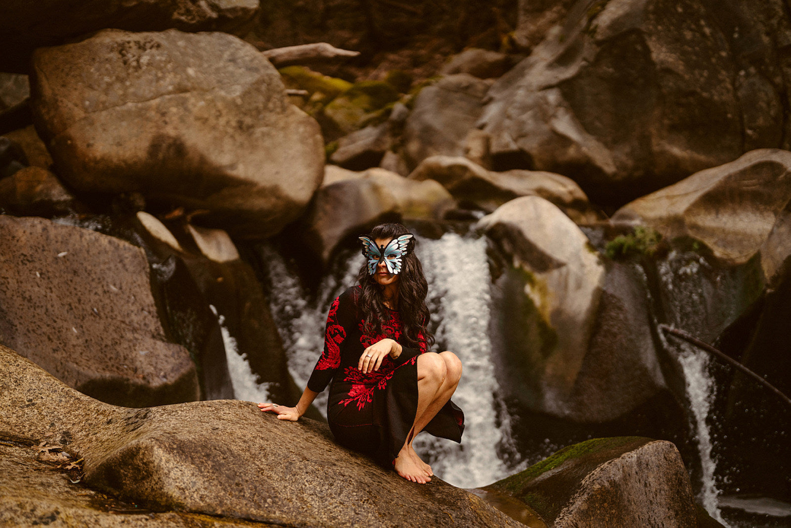 Watch Mariee Siou’s video for ‘Circle of Signs’ title track