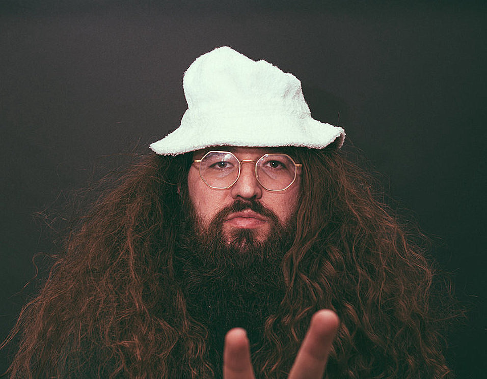 Matthew E White shares “Let’s Ball” video, announce 2022 tour (new LP out now)