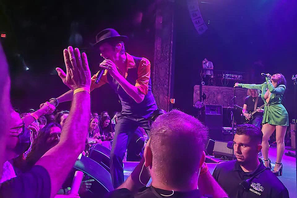Porno for Pyros played Los Angeles with Gilby Clarke (video, setlist)