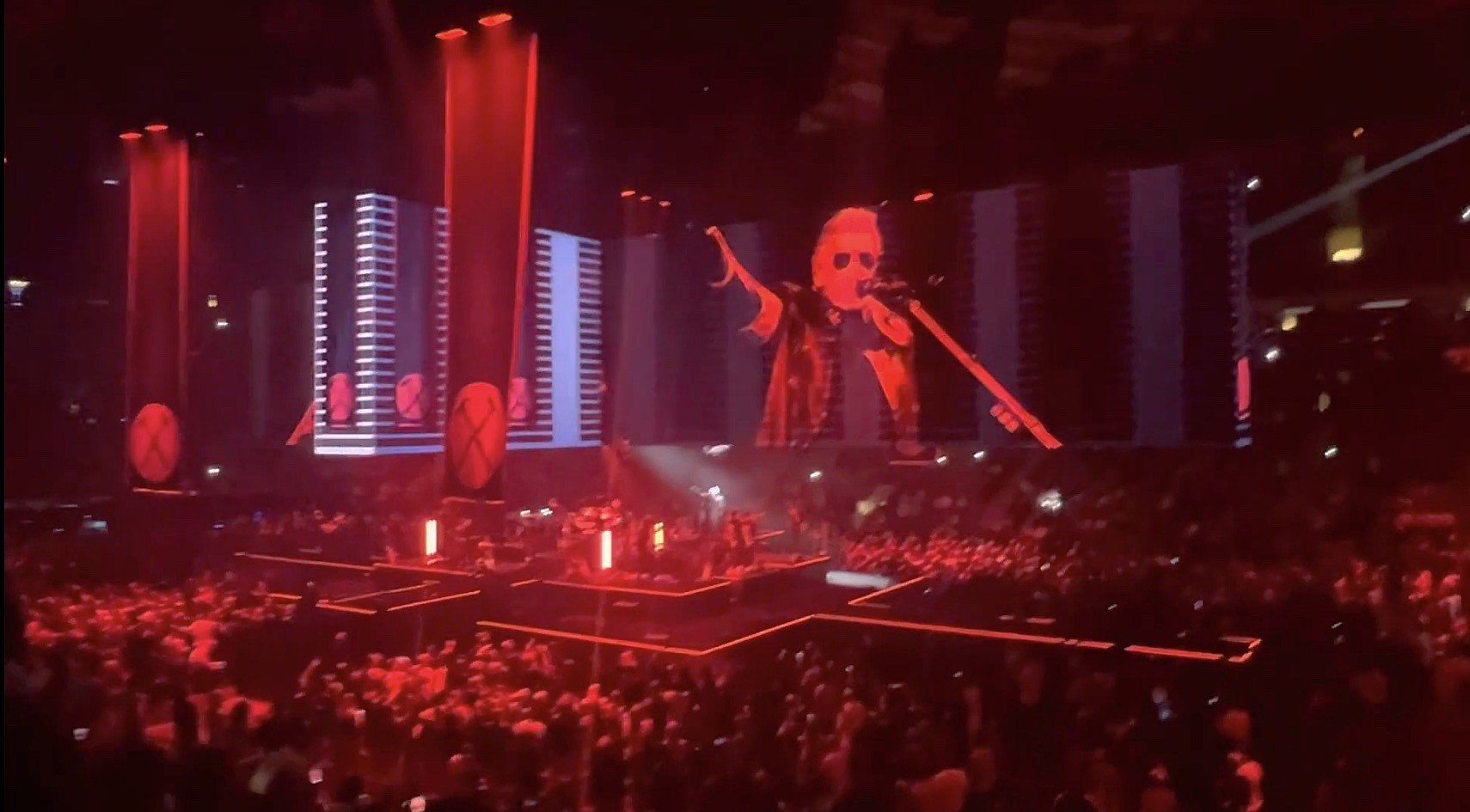 Roger Waters played first of two Madison Square Garden shows (setlist, video)