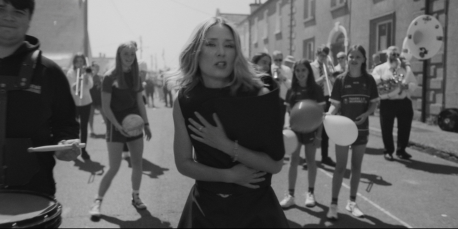 Róisín Murphy shares joyous “Fader” video