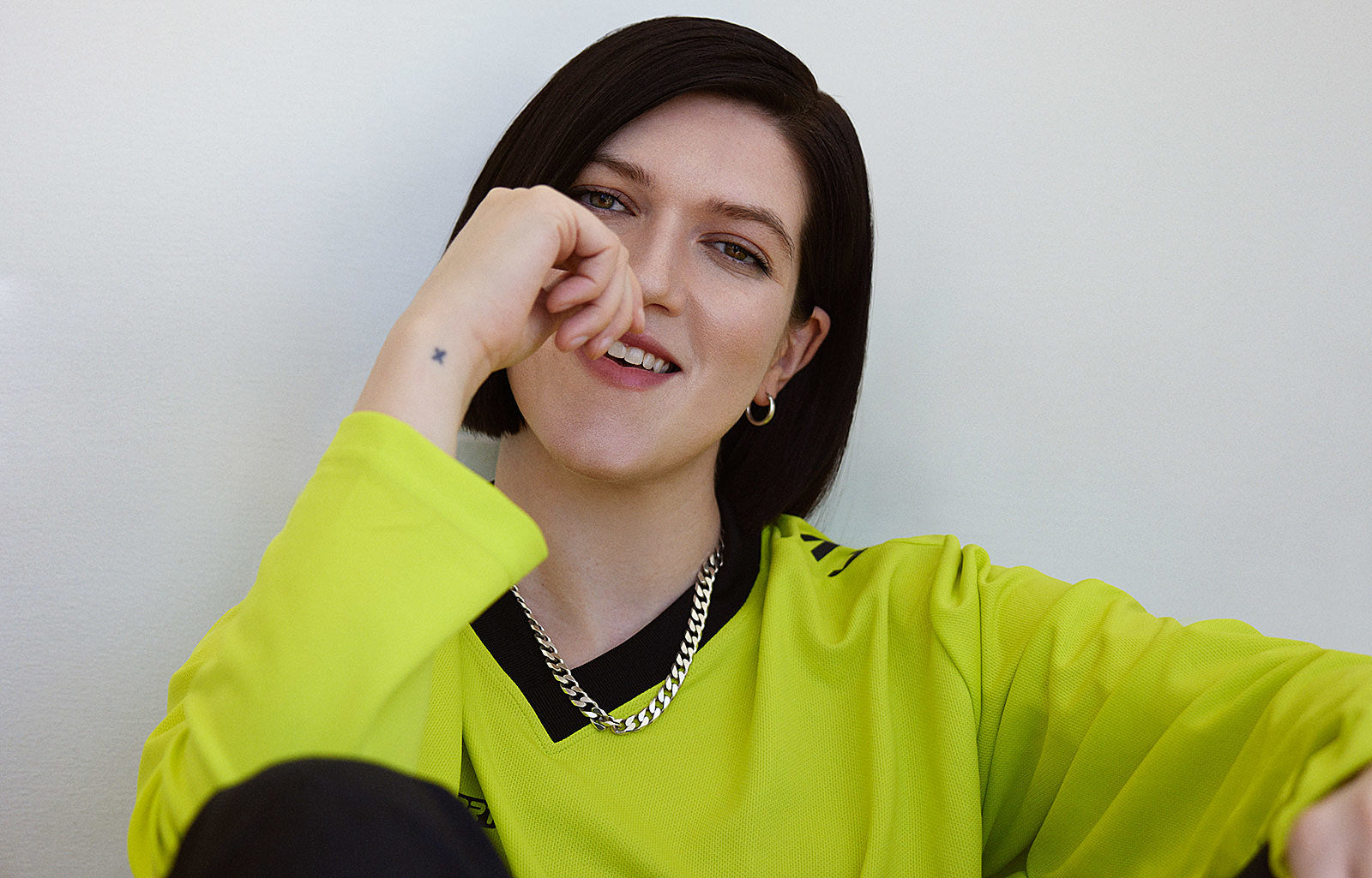 The xx’s Romy announces debut solo LP, shares “Loveher”