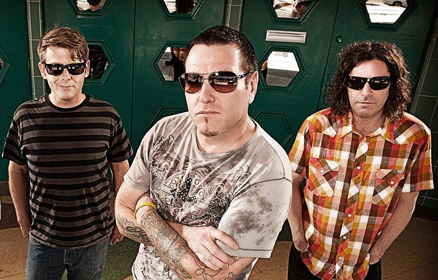 Smash Mouth frontman Steve Harwell retires from band after “chaotic” festival gig