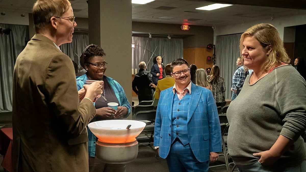 Bridget Everett’s HBO show ‘Somebody Somewhere’ (with Murray Hill) on now; Joe’s Pub run this spring