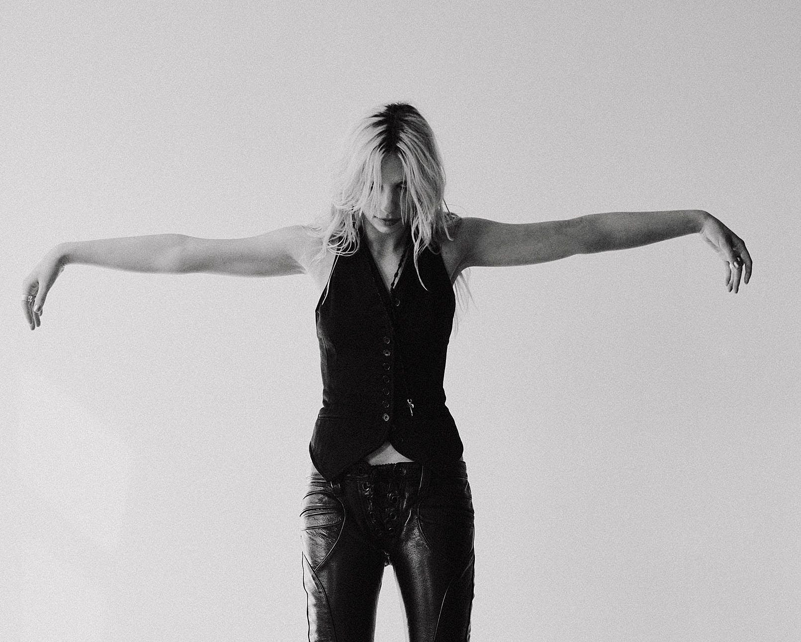 Stella Rose (Dave Gahan’s daughter) preps debut LP, opening for Depeche Mode in NYC